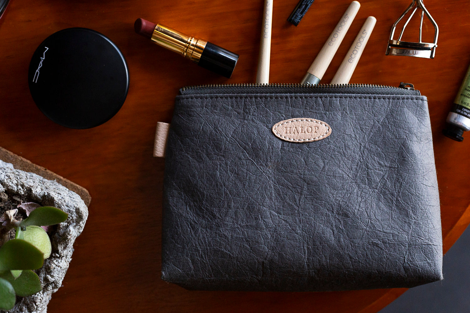 gusset pouch